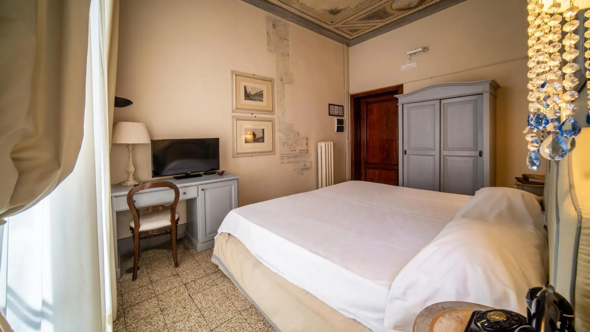 ***  Royal Victoria Hotel Pisa Italy